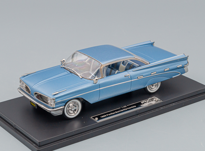 PONTIAC Bonneville Hardtop (1959), light blue