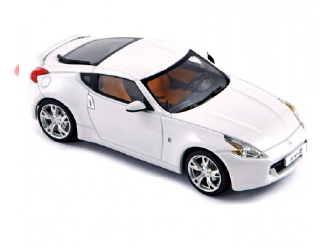 NISSAN 370Z 2008, Brilliant White Pearl