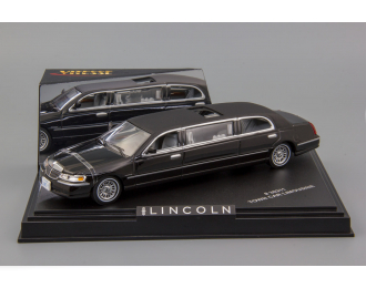 LINCOLN TownCar Limousine 2000, black