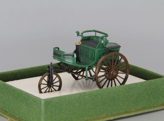 MERCEDES-BENZ Benz-Dreirad-Motorwagen (1888), green