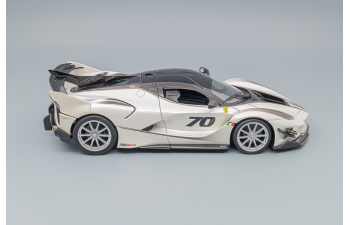 FERRARI FXX K Evo (2018), white metallic / black