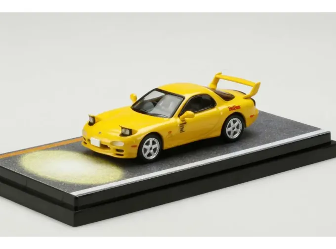 MAZDA RX-7 FD3S *Red Suns* Intial D VS Takumi Fujiwara and Keisuke Takahashi Figure, yellow