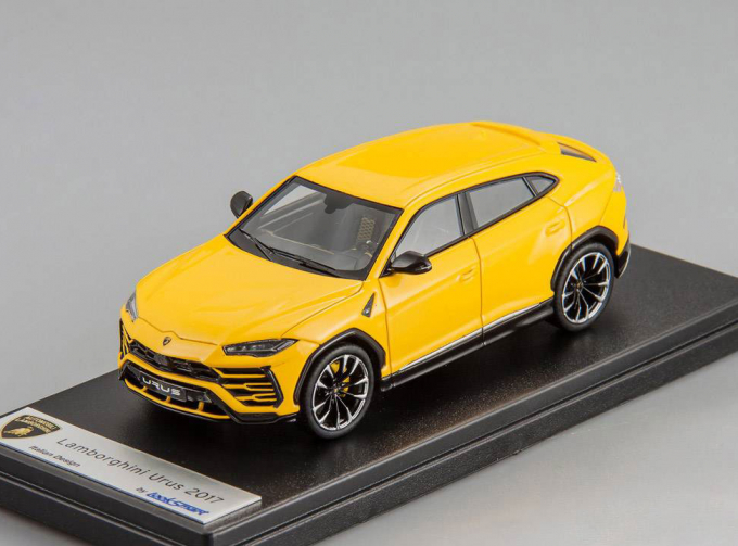 Lamborghini Urus (giallo auge)