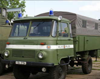 Сборная модель Robur LO2002 Volkspolizei truck