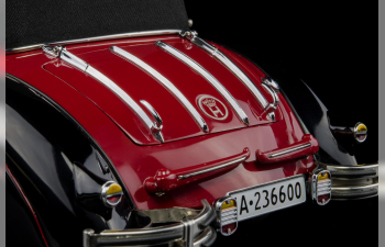 HORCH 853 (1937), two-tone finish red / black