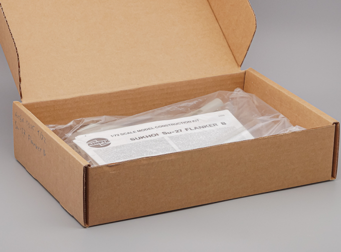 Сборная модель Самолет Sukhoi Su-27 Flanker B