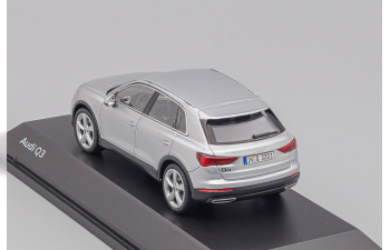 AUDI Q3 (2018), floret silver