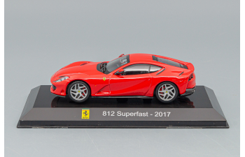 Ferrari 812 Superfast 2017 красный