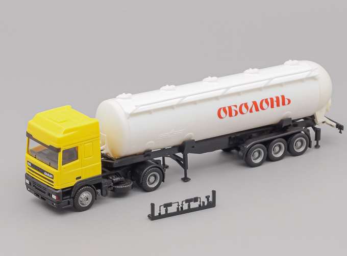 DAF 95 с полуприцепом цистерной "Оболонь", yellow / white / black