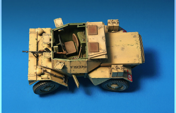 Сборная модель Бронеавтомобиль DINGO Mk.1b BRITISH SCOUT CAR w/CREW