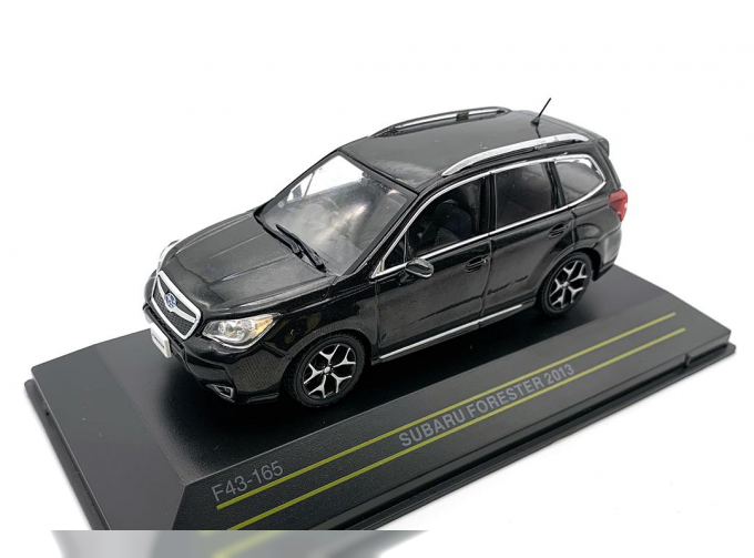 SUBARU FORESTER (2013), black