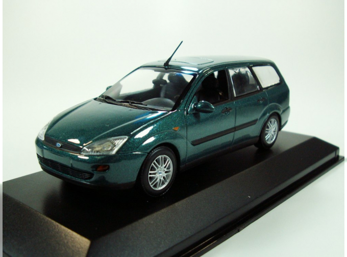 FORD Focus I Turnier (2002), dark green