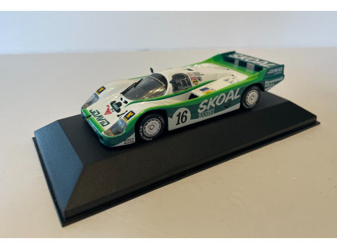 PORSCHE 956 Long Tail "Skoal" Le Mans 1983 #16, green / white