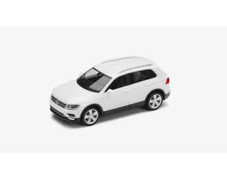 VOLKSWAGEN Tiguan pure white