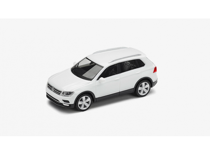 VOLKSWAGEN Tiguan pure white