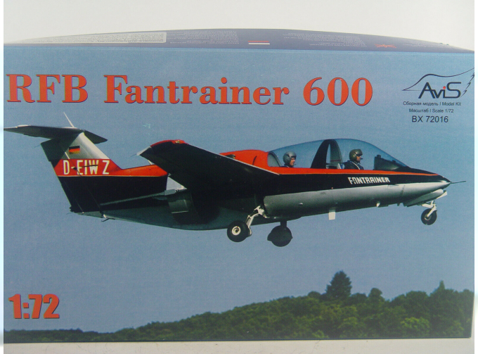 Сборная модель Самолет RBF Fantrainer 600