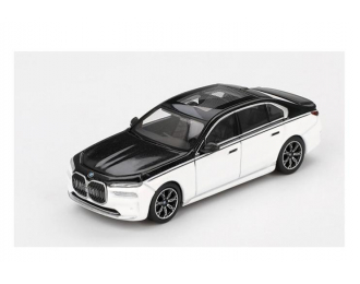 BMW i7 xDrive60 LHD (2023), black/white