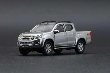 ISUZU D-max (2016), серебристый