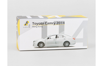 TOYOTA Camry (2014), white