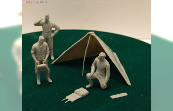 Сборная модель German Wehrmacht Bivouac (3 Figures Set with Zeltbahn)