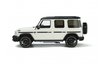 MERCEDES-BENZ AMG G63 white