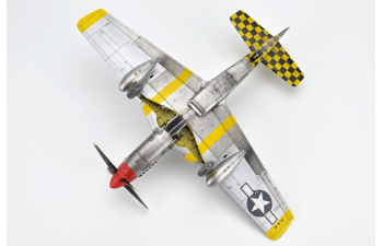 Сборная модель истребитель P-51D Mustang, RED TAILS & Co. комбо (2 в 1)