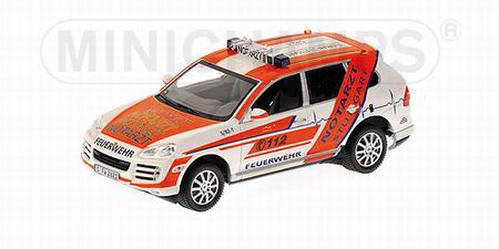 PORSCHE Cayenne Notarzt Feuerwehr 2006, red