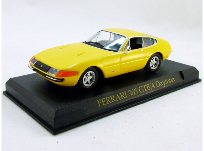 FERRARI 365 GTB/4 Daytona, yellow