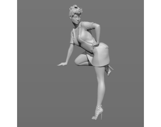 Фигура Девушка в комбинезоне, окрашенная