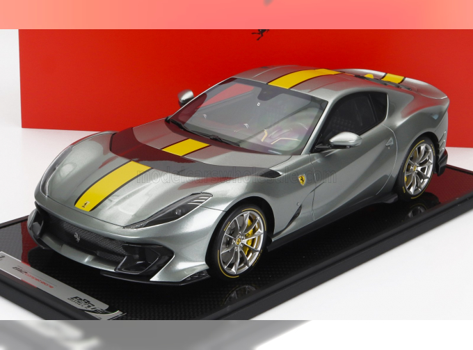 FERRARI 812 Competizione 2021 - Con Vetrina - With Showcase, Grigio Coburn Yellow - Grey Met