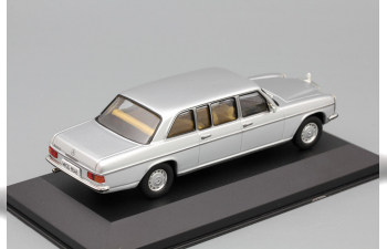 MERCEDES-BENZ 240D Limousine (1974), silver