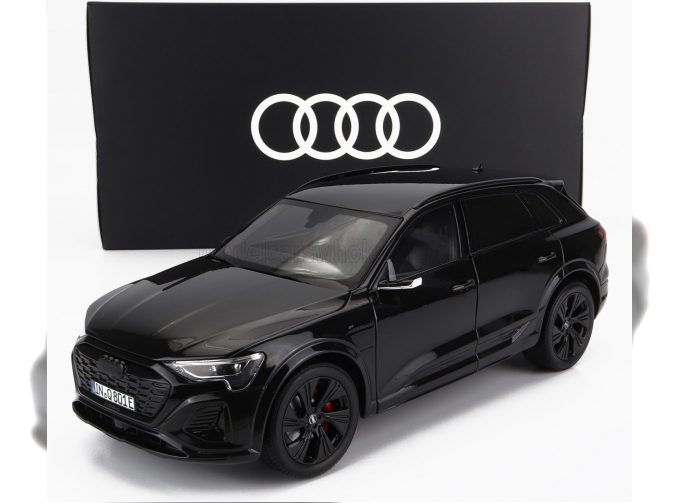 AUDI Q8 E-tron (2023), Mith Black