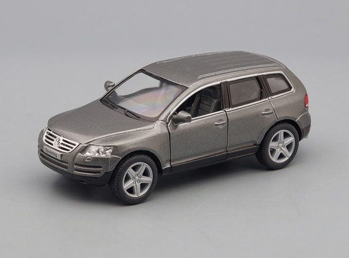 VOLKSWAGEN Touareg (2003), grey