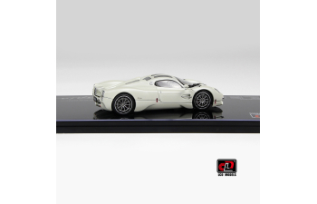 PAGANI Utopia (2022), white