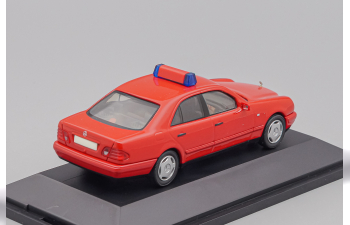 MERCEDES-BENZ E-Klasse Einsatzleitwagen 1, red