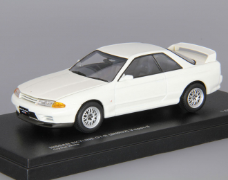 NISSAN Skyline GT-R (BNR32) V-speck II, crystal white