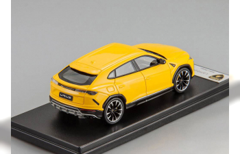 Lamborghini Urus (giallo auge)