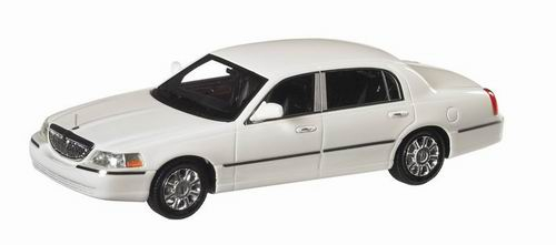 LINCOLN Town Car (2012), vibrant white