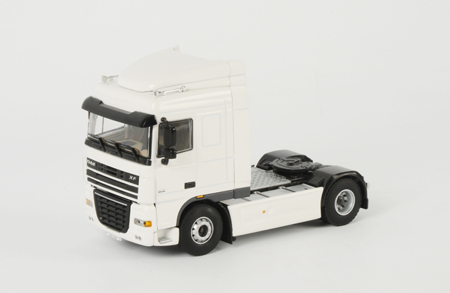DAF XF 105 Space Cab 4x2, White Line 1:50, белый