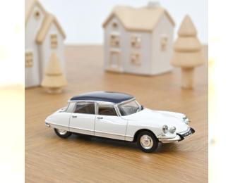 CITROEN DS21 Pallas (1967), Carrara White