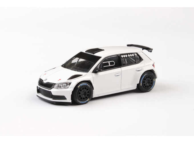 SKODA Fabia III R5 (2015) Bílá Šotolinová kola