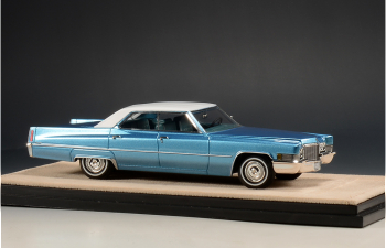 CADILLAC Sedan De Ville 1970 Corinthian, blue metallic