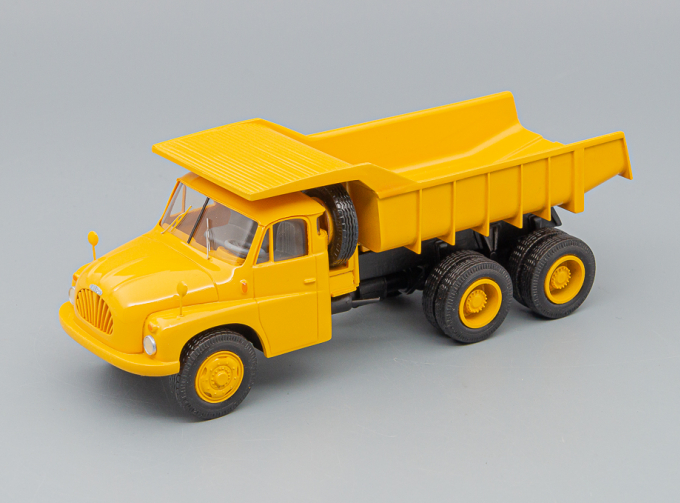 TATRA 138 S1, yellow