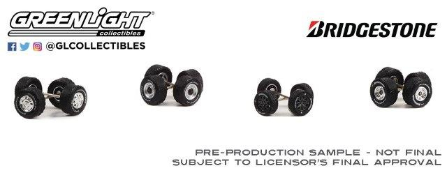 набор "Wheel & Tire Packs Series 7" 4 комплекта колес Bridgestone