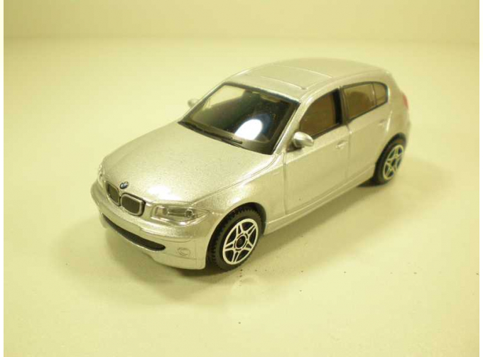 BMW Series 1, silver