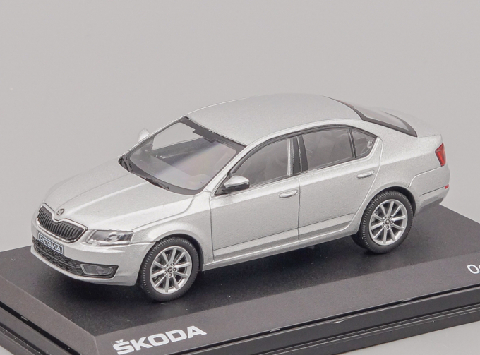 (Б/У) SKODA Octavia III (2012), brilliant silver metallic