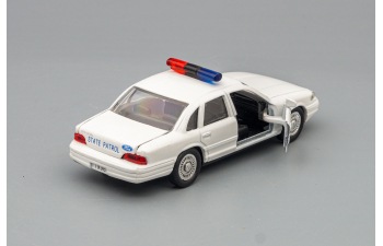 FORD Crown Victoria Police, white