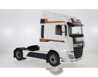 DAF XF Space Cab (2016), white