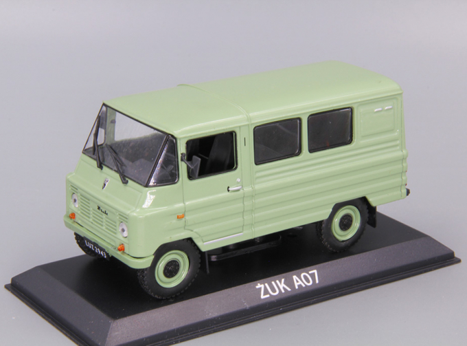 ZUK A-07, Legendarni automobily minule ery 83, green