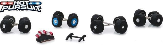 набор для полицейских машин "Hot Pursuit Wheel & Tire Pack" 4 комплекта колес, кенгурятник и люстра